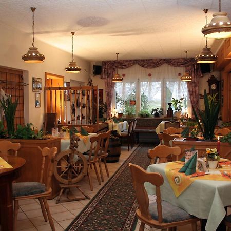 Familienhotel Zur Linde Panschwitz-Kuckau Exterior foto